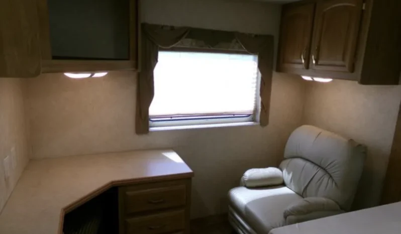 
								2005 Georgie Boy Cruise Master LE full									